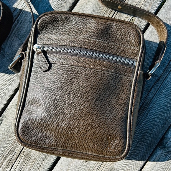 Louis Vuitton Dimitri Leather Shoulder Bag M32468 Brown Authentic Made in France - Picture 2 of 16